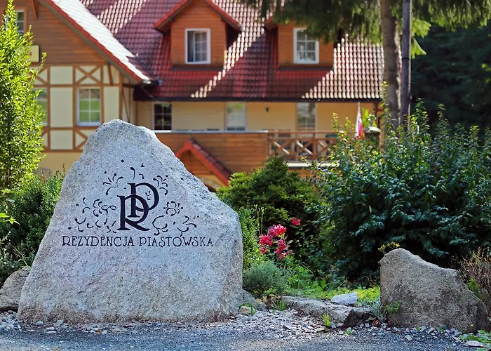 Piastowska Bed & Breakfast 3*